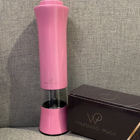 NIB Wolfgang Puck Spice Mill Pink SUPER NICE! - Picture 4 of 4
